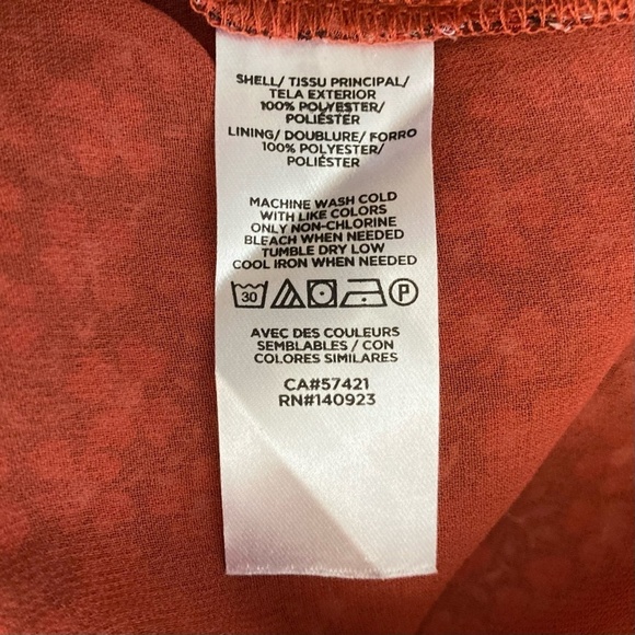 LOFT Ruffle V-Neck Floral Blouse Top in Deep Persimmon NEW - Picture 12 of 12